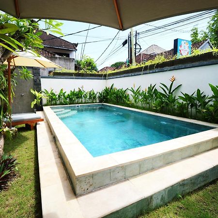 Ken Ken Guest House Seminyak Esterno foto