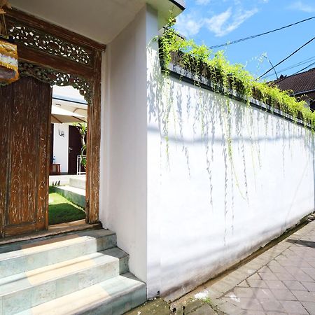 Ken Ken Guest House Seminyak Esterno foto