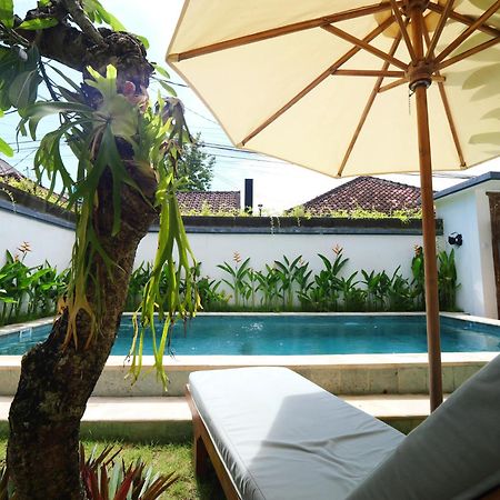 Ken Ken Guest House Seminyak Esterno foto
