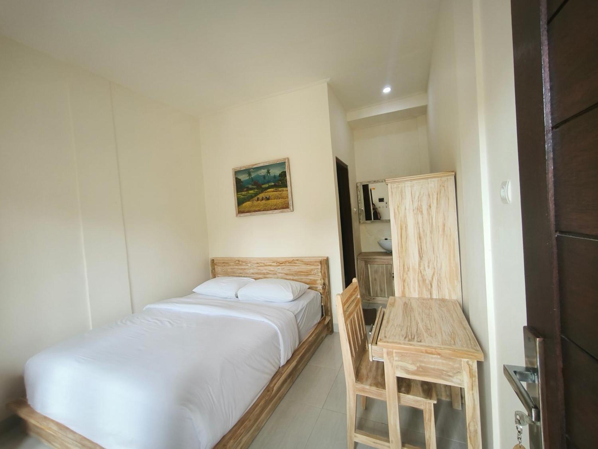 Ken Ken Guest House Seminyak Esterno foto