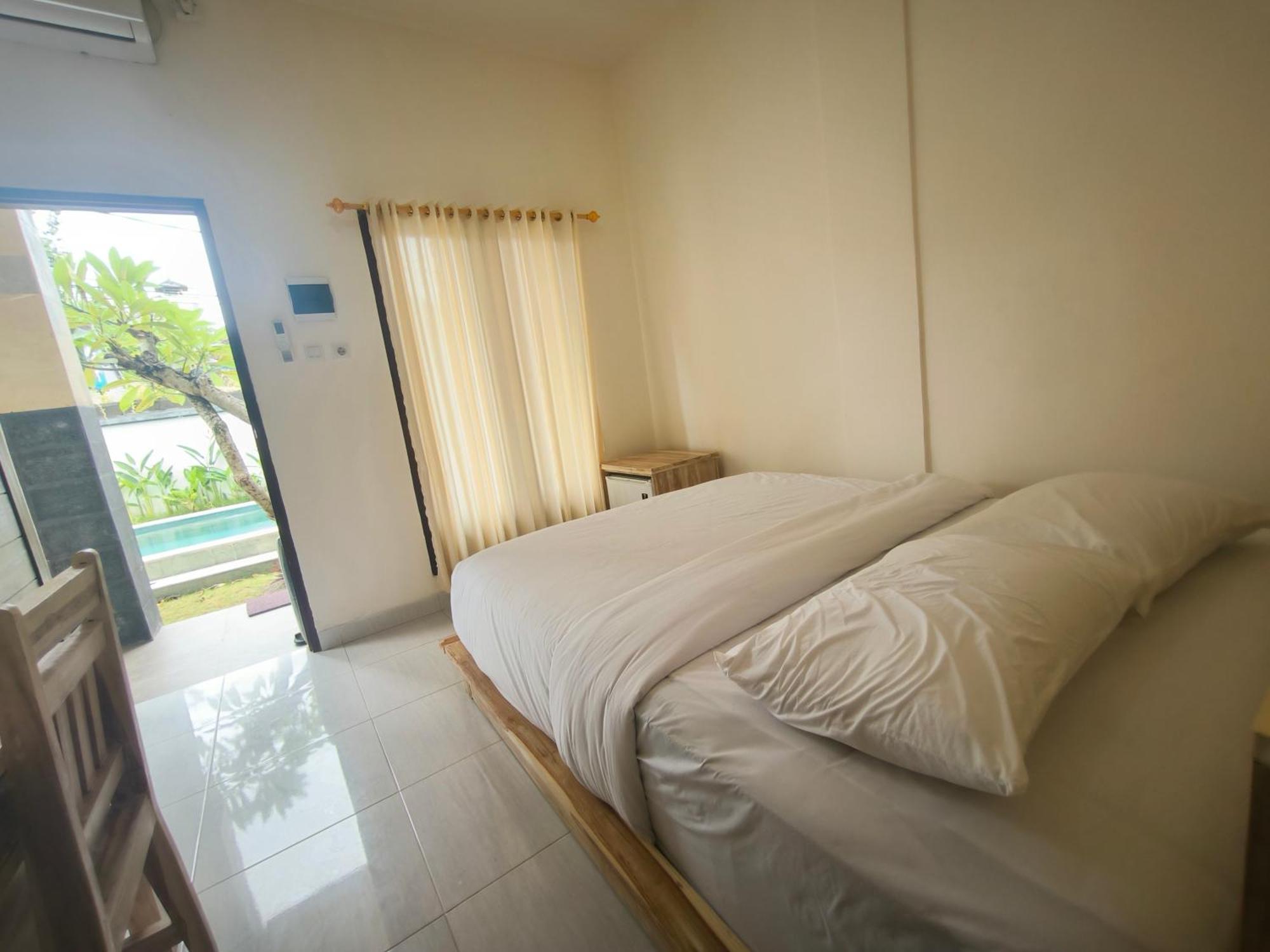 Ken Ken Guest House Seminyak Esterno foto
