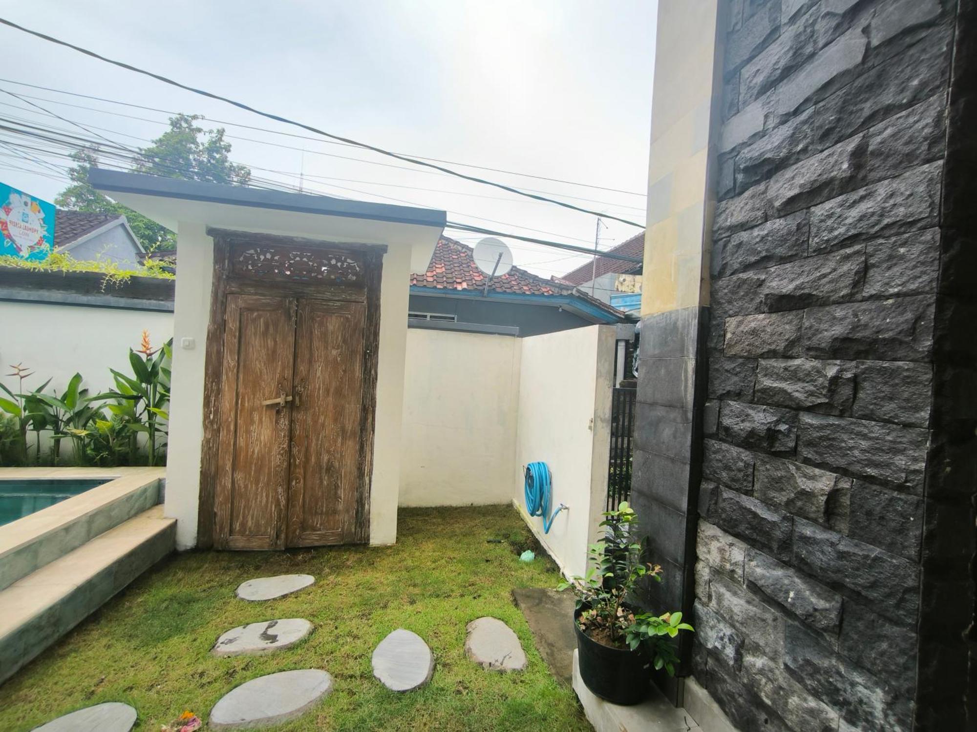 Ken Ken Guest House Seminyak Esterno foto