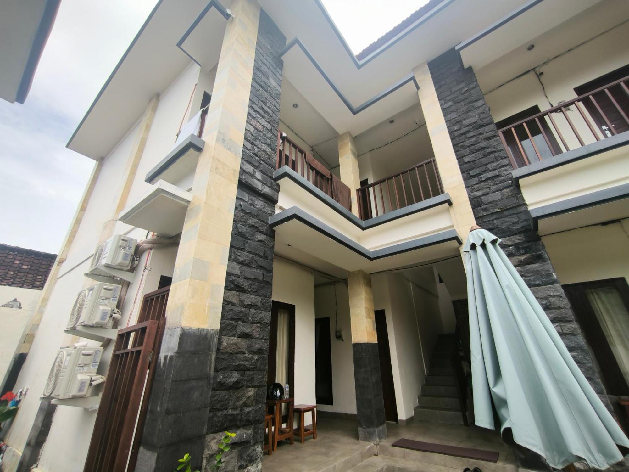 Ken Ken Guest House Seminyak Esterno foto