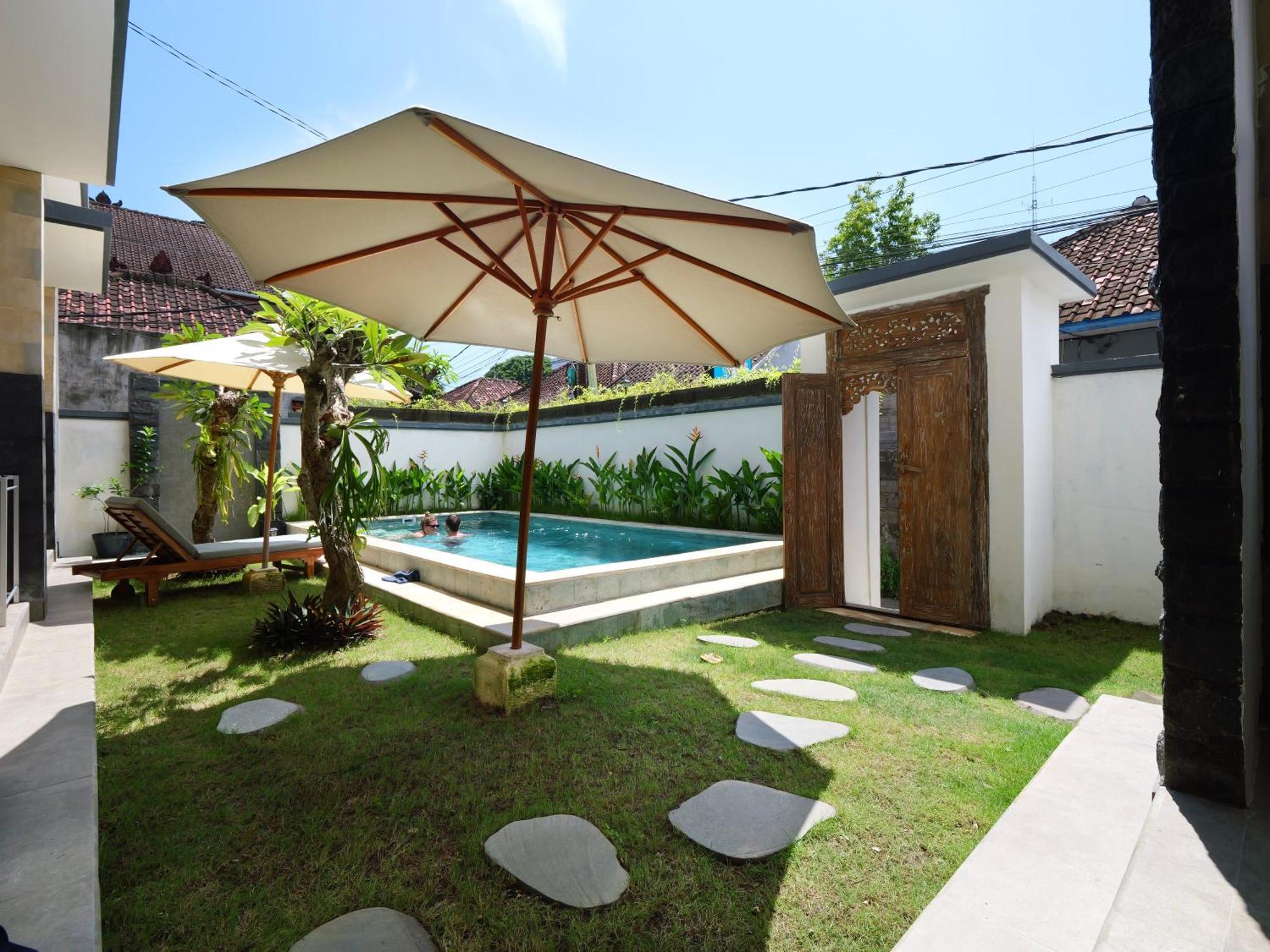 Ken Ken Guest House Seminyak Esterno foto