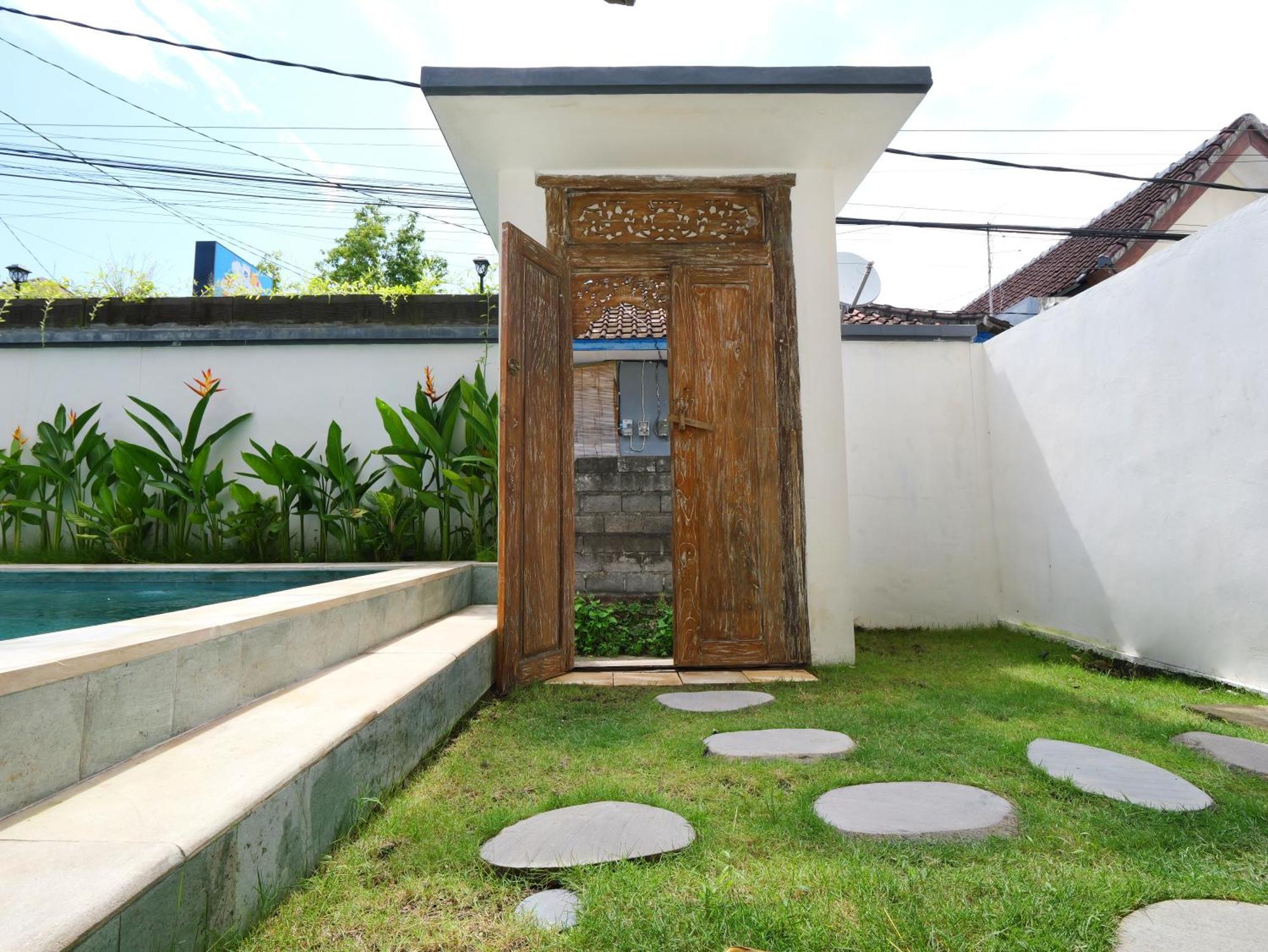 Ken Ken Guest House Seminyak Esterno foto